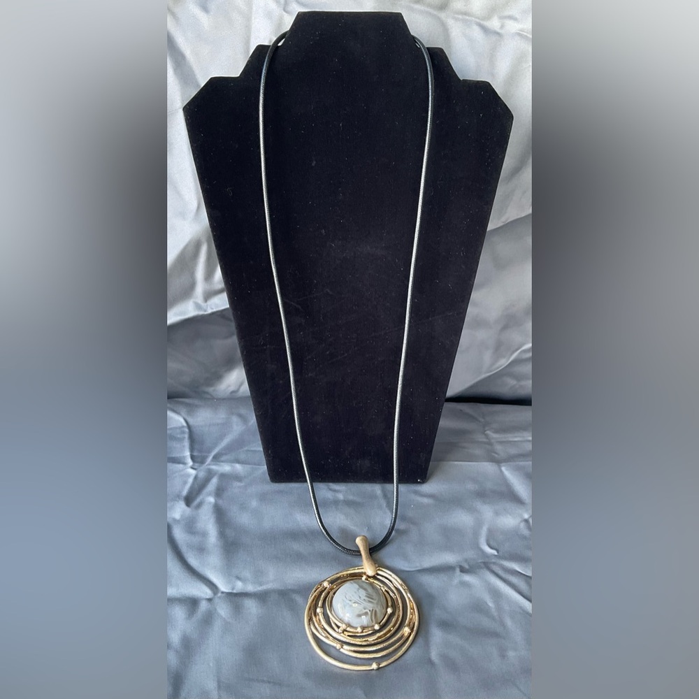 NWOT Black Rope Necklace W/gold Tone Planet And Solar System Pendant # 1217